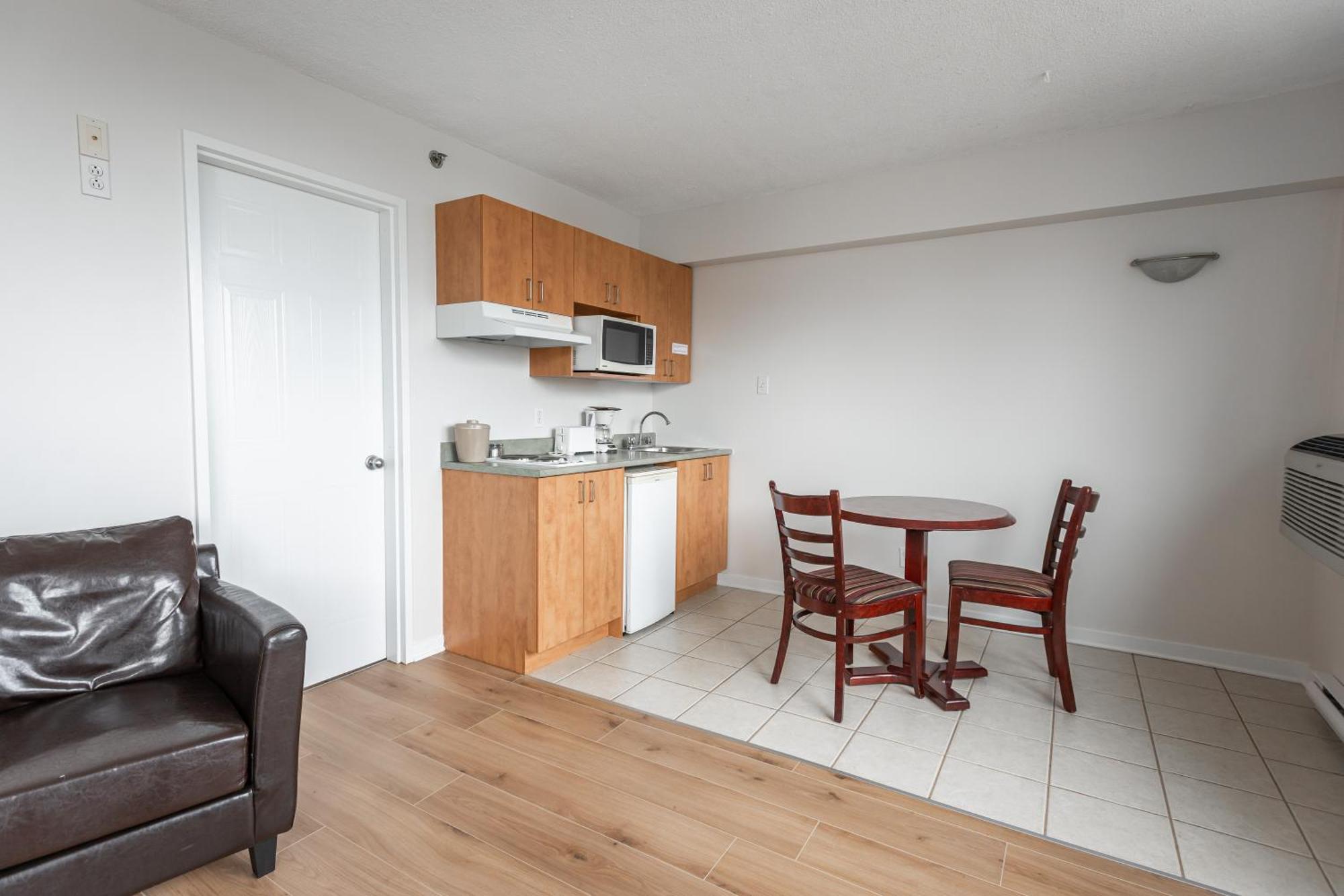 Hotel Les Suites Labelle Montréal Eksteriør bilde
